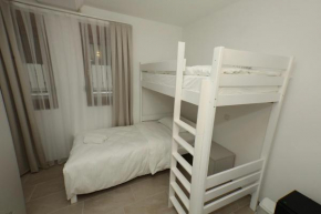 Livinn Apartments-Twin Room with Shared Bathroom